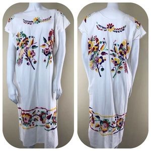 VTG 70s MEXICAN EMBROIDERED PEASANT BOHO DRESS